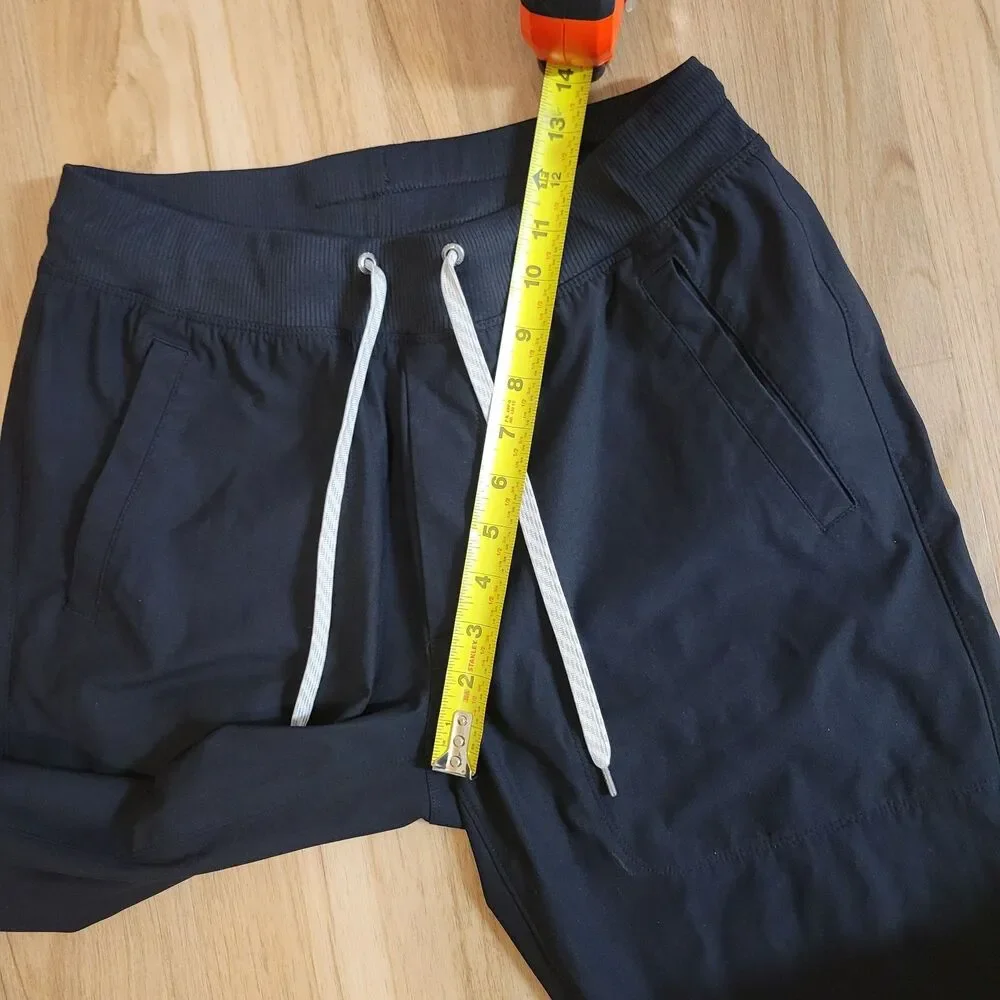 Vuori Meta Jogger Men Medium Black Drawstring Stretch Performance Pants V436